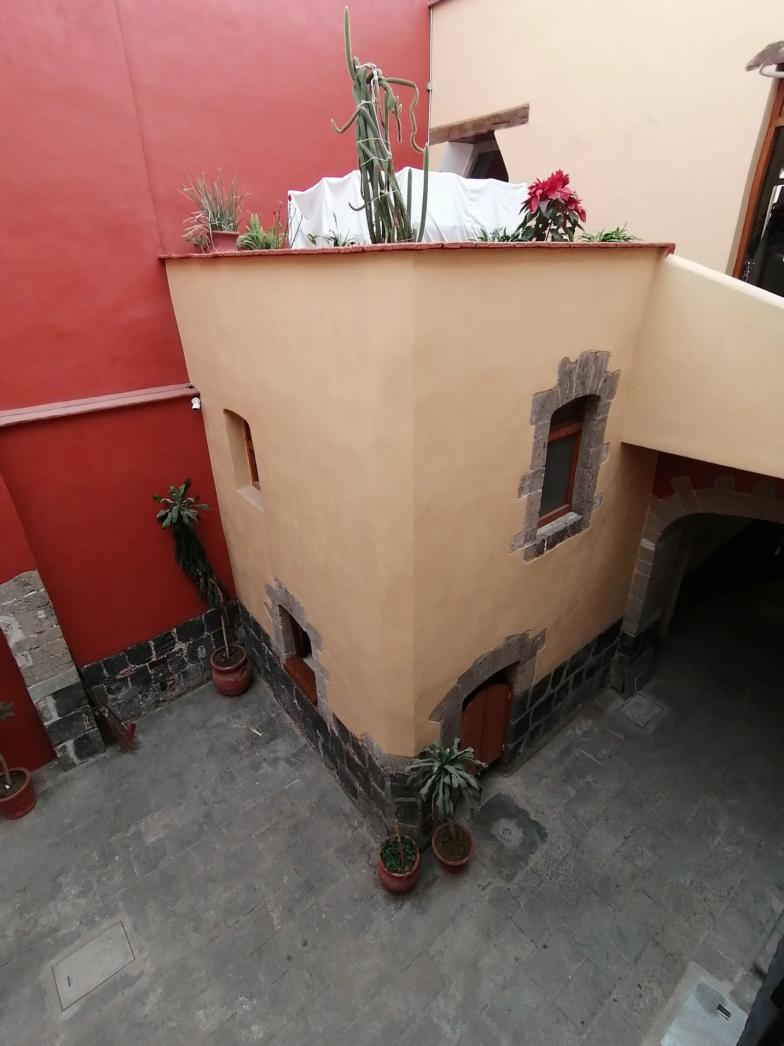 Instante cotidiano 18 — Vida de todos los días · 2025. Fotografía de José Alejandro Armenta, artista del auto y la vida cotidiana en Tlaxcala.